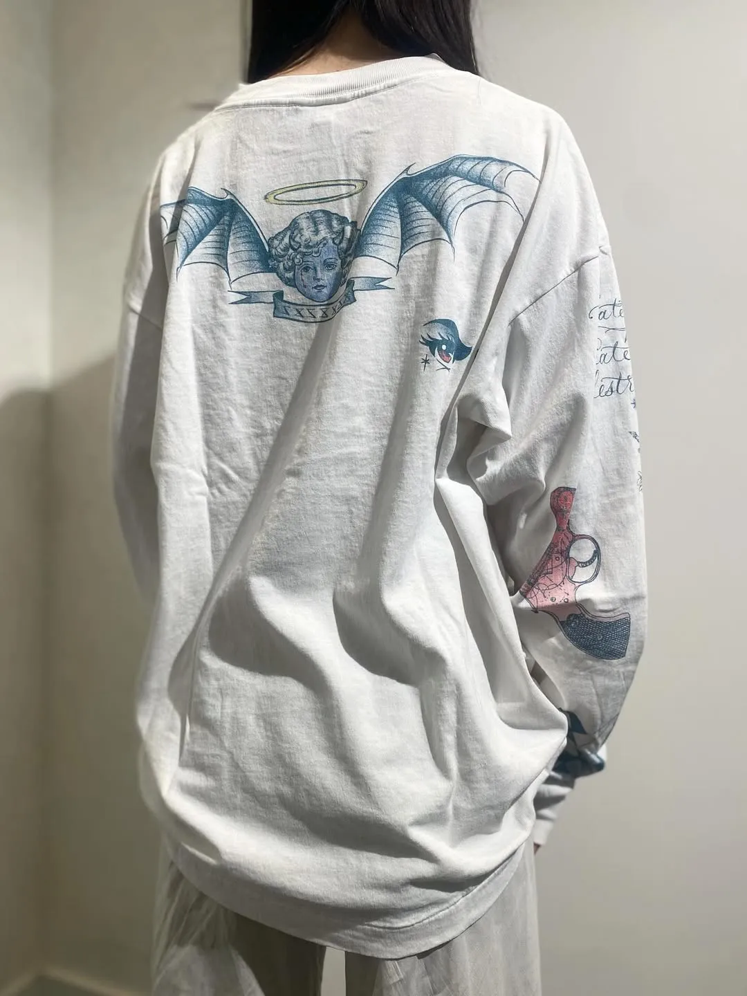 SAINT Mxxxxxx × Dr. Woo DW_LS TEE/TATTOO/WHT Dr.Woo joint model TATOO tattoo long sleeve off-white S-XL OE yarn Tube weaving high weight fabric without side seams Original printing water slurry process No touch printing Breathable and comfortable Original level replica printing Correct version Correct main mark/wash mark/cherub anti-counterfeiting mark